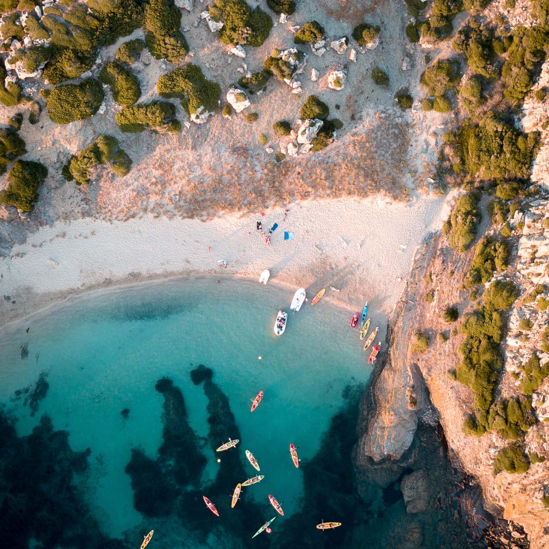 illa colom és grau menorca foto drone lloguer vaixell