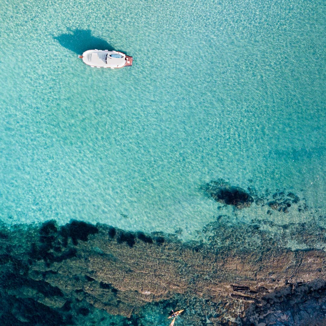 es grau Boot Foto Drohne Menorca Verleih