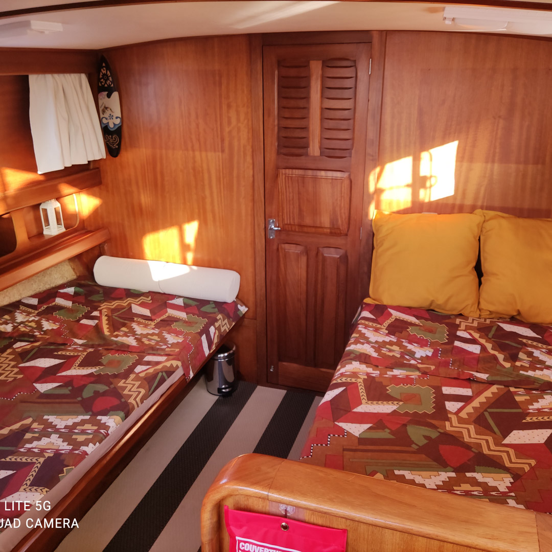 main cabin rental boat beds