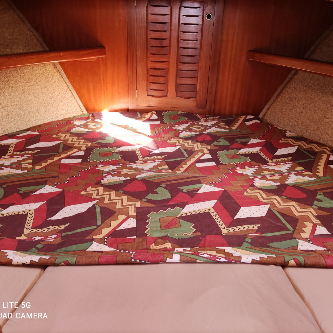 cabin bow bed menorca boat